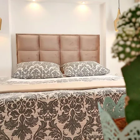 Schoene Mit Gemeinschaftspool Apartment Trogir