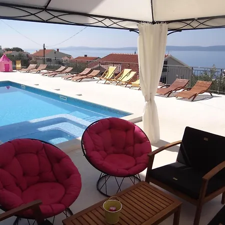 Apartment Schoene Mit Gemeinschaftspool Trogir